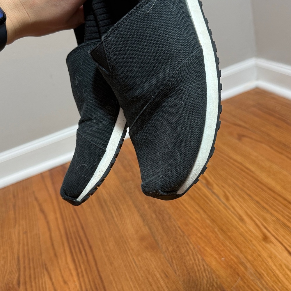TOMS Classic Black Canvas Slip-Ons - Picture 10 of 14